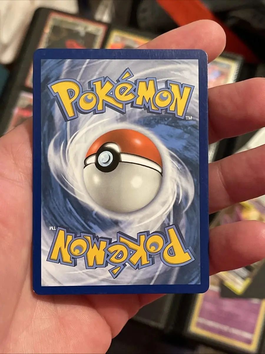 Tampak belakang Gengar dan Mimikyu GX